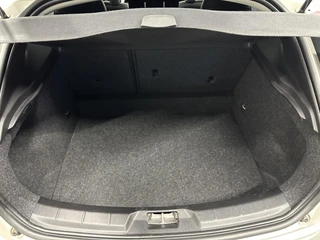 Volvo V40 Cross Country 1.5 T3 Polar+ Luxury LEER PANO NAVI TREKHAAK ECC CRUISE LM. / 42