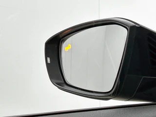 Volkswagen T-Roc 1.5 TSI Sport Automaat | Adaptive Cruise | CarPlay | Camera | Panoramadak | Parkeersensoren | Trekhaak | NAP / 36