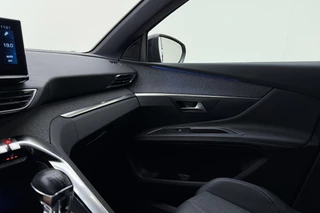 Peugeot 3008 1.2 PureTech Allure Pack Business | Trekhaak | Achteruitrijcamera | Navigatie | Airco | Stoelverwarming | Climate control | Cruise control | Dodehoekdetectie / 31