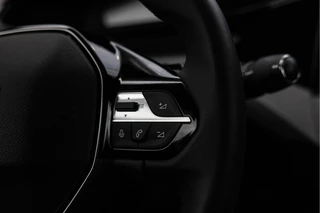 Peugeot 408 1.2 Hybrid 145 e-DCS6 Allure  | Camera | 19" | ACC / 33