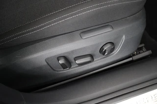 Skoda Superb Combi 1.4 TSI 218pk iV Business Edition Trekhaak Memory Stoelverwarming Virtual Cockpit Navigatie / 44