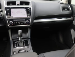 Subaru Outback 2.5i Premium  | Schuifdak | Trekhaak | Winterbandenset | H&K / 25
