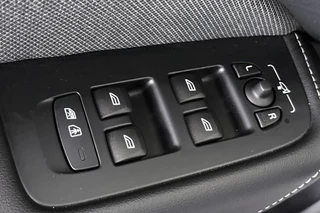 Volvo XC60 2.0 T8 Plug-in-hybrid AWD Polestar Engineered Bowers & Wilkins Panoramadak / 37