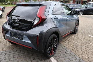 Toyota Aygo X 1.0 VVT-i S-CVT UNDERCOVER STOELVERW. JBL KEYLESS NAVI LED DAB APLLE/ANDROID CAMERA SENSOREN V+A / 4