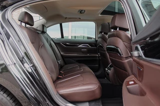 BMW 7-serie 740i High Executive | 2e eigenaar | Driving Assistant Plus | Innovation pakket | Massage | Dodehoekdetectie | Adaptieve cruise | 360 camera | Stoelventilatie | Gesture control / 21