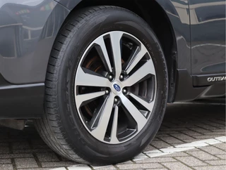 Subaru Outback 2.5i Premium  | Schuifdak | Trekhaak | Winterbandenset | H&K / 10