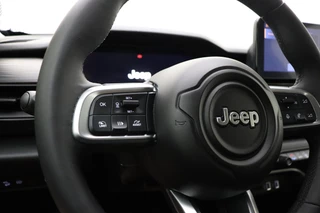 Jeep Avenger 1.2 Altitude 100 PK | Navigatie | Climate control | Camera | Parkeersensoren | Keyless | Lichtmetalen velgen | Parkeersensoren / 31