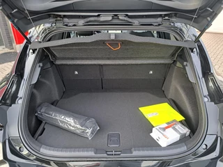 Toyota Corolla HYBRID 180 GR-SPORT PANORAMADAK HEAD-UP JBL-AUDIO 18"LM-VELGEN PARK-SENSOREN LED-PAKKET / 30