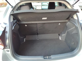 Toyota Yaris Hybrid 115 DYNAMIC STOEL/STUURVERW PARK-SENSOREN BLIND SPOT CAMERA KEYLESS 16'' LM-VELGEN CAMERA NAVI CLIMA AD-CRUISE APPLE/ANDROID / 28