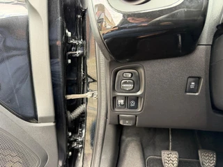 Toyota Aygo 1.0 VVT-i x-clusiv / 16