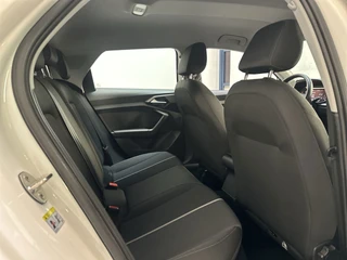 Audi A1 Sportback 25 TFSI Pro Line Navigatie DAB+ App-Connect Virtual Cockpit / 17