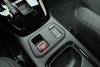 Opel Corsa Electric Long Range GS 51 kWh | Keyless Entry & Start | Climate Control | Navigatie | Extra getint glas | Camera | Parkeersensoren voor & achter | Full LED / 23