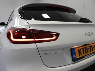 Kia XCeed 1.6 GDi PHEV Plug-In DynamicLine NAVI/CAMERA/LED/18"LMV! / 35