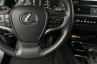 Lexus UX 250h F Sport Line | CAMERA | ADAPTIVE | KEYLESS | CARPLAY / 13