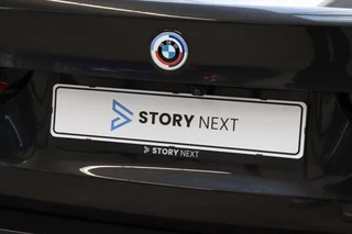 BMW 5 Serie Touring 520i High Executive M Sport Pakket Automaat  / Trekhaak / Panoramadak / Stoelverwarming / Nappa Leder / Comfortstoelen / Achteruitrijcamera / Apple Carplay / Driving Assistant / Cruise Control / Navigatie Professional / Adaptief Onderstel / 12