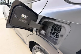 Opel Mokka Electric GS 54 kWh | Navigatie | Camera | Climate control | Stuurwielverwarming | Lichtmetalen velgen | Keyless | Cruise control adaptive / 17