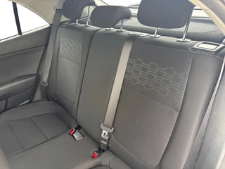 Kia Rio 1.0 TGDI DynamicLine | Navigatie | Airco | Apple Carplay / Android Auto | Achterruitrij Camera | Lichtmetalen Velgen | / 27