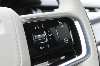 Land Rover Range Rover Velar 2.0 P400e R-Dynamic  | SVO Uniek! | Panoramadak | Head-Up | Black Pack | Meridian / 11