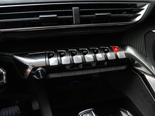 Peugeot 3008 1.2 PureTech Executive | Automaat | Leder | Carplay | 360 camera | Digitale i-cockpit | Trekhaak | Climate control / 31