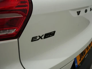 Volvo EX40 SINGLE MOTOR PLUS BLACK EDITION 70 KWH 100% SOH  | Trekhaak | Harman Kardon | Warmtepomp / 40