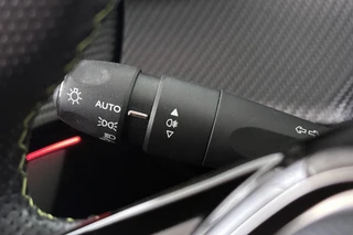 Peugeot 208 1.2 PureTech GT Pack Stoelverwarming Camera Keyless Adaptieve Cruise / 35