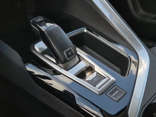 Peugeot 3008 1.2 PureTech Allure|Panorama|Trekhaak|NW Riem / 31