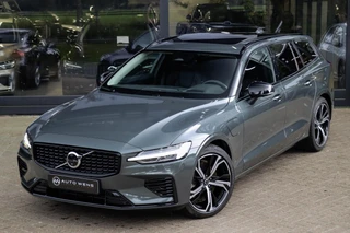 Volvo V60 T8 AWD Plus Dark / 5