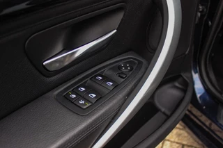 BMW 3-serie Gran Turismo 320i High Executive | Sport Line | NL auto | Keyless entry | Panoramadak | Xenon | HiFi audio | Navigatie Professional | Cruise control | M-sportstuur | PDC / 37