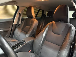 Volvo V60 1.6 T4 R-Design | Navi | Trekhaak | 180PK | Winter Pack | High Performance Audio | Leder/Alcantara / 17