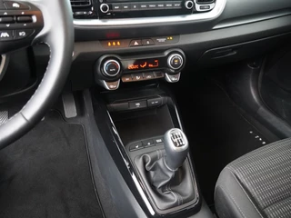 Kia Stonic 1.0 T-GDi MHEV DynamicPlusLine  - Camera - Cruise control - Stoel/stuurverwarming - AppleCarplay - Android Auto Fabrieksgarantie tot 04-2032 of 150.000km / 34