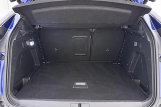 Peugeot 3008 1.2 PureTech GT Line | Panoramadak | Achteruitrijcamera | Elektrische achterklep | Parkeersensoren | Focal-audio systeem | Memory seats | Elektrisch verstelbare stoelen | Stuurbediening | Cruise control / 4