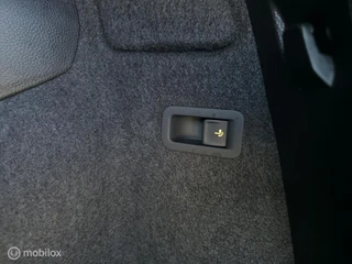 Skoda Karoq 1.5 TSI ACT Sportline / Trekh. / Carplay / Navi / 37