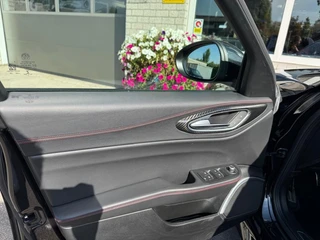 Alfa Romeo Giulia 2.9 V6 QUADRIFOGLIO Carbon pakket Sparco kuipstoelen Carplay Perfect onderhouden! / 33