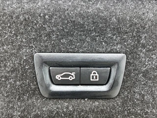 BMW 3-serie 320i M Sport | Schuifdak | Camera | HeadUp Display | Stoelverwarming | Memory Stoelen / 36