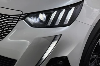 Peugeot e-2008 EV GT Pack 50 kWh Panoramadak Adaptieve Cruise Stoelverwarming / 21