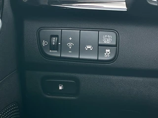 Kia Niro 1.6 GDi Hybrid DynamicLine | Camera | PDC | Carplay | Cruise Control | / 16