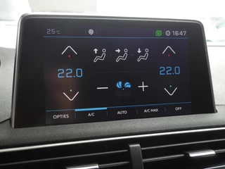 Peugeot 3008 1.2 PureTech Première | Elektrisch bedienbare achterklep | 19 inch velgen | Keyless entry en start | Dealer onderhouden | Navigatie | Zwart Dak | Climate control / 24