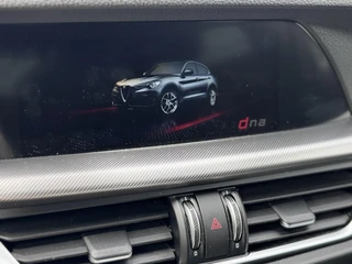 Alfa Romeo Stelvio 2.0 200pk Automaat AWD Sprint | Apple-Android | Parkeercamera | Adaptive Cruise Control / 31