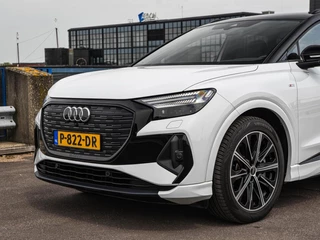 Audi Q4 e-tron 40 Launch edition S Competition 77 kWh | Trekhaak | HUD | Warmtepomp | ACC | Matrix LED | Leder | Keyless | Camera | Sonos audio | 20" | Dealeronderhouden / 53