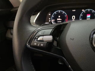 Skoda Octavia Combi 1.0 e-TSI DSG Business Edition Parkeersensoren Navigatie App-Connect DAB+ / 22