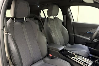 Peugeot 2008 1.2 Hybrid 136 GT | Climate control | Apple carplay/Android auto | Navigatie | Cruise control | Draadloze telefoonlader | Lichtmetalen velgen 17" | / 14