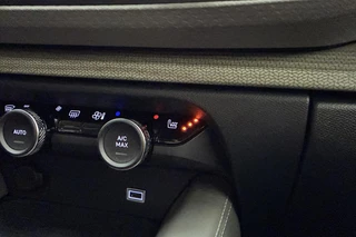 Citroen C5 X 1.6 Plug-in Hybrid 225 Shine | Lederenbekleding | Massage stoel | Elektrisch verstelbare stoel | Camera | Stuur en stoelverwarming | Getint Glas / 39