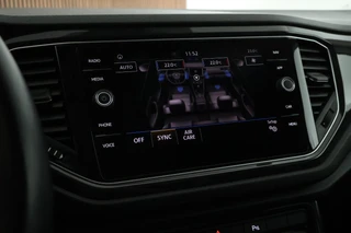 Volkswagen T-Roc 1.5 TSI 150pk DSG Sport Trekhaak Virtual cockpit Adaptive cruise Stoelverwaming PDC / 32