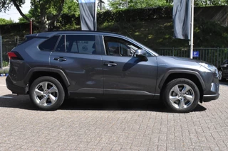 Toyota RAV4 2.5 Hybrid Dynamic BSM | Navigatie | Camera | 100% Toyota Onderhouden | 12 mnd BOVAG garantie | Whatsapp 06-53188999 / 11