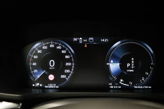 Volvo V60 2.0 T6 Recharge AWD R-Design | PARK ASSIST PACK | DAB | APPLE | VOORRUITVERWARMING | CAMERA / 6