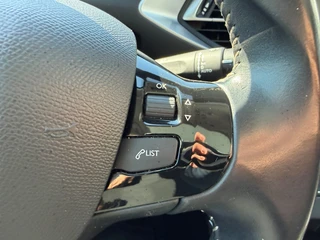 Peugeot 308 SW 1.2 PureTech Blue Lease Premium KEYLESS - PANO / 21