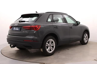 Audi Q3 45 TFSI e edition | Automaat | Adaptive cruise | Stoelverwarming | CarPlay | Trekhaak / 2