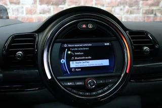 MINI Clubman Cooper Salt Business Automaat  / Navigatiesysteem / Panoramadak / 17 Inch / Apple CarPlay / Chrome Line / Head-Up Display / Climate Control / Bluetooth / Cruise Control / 27