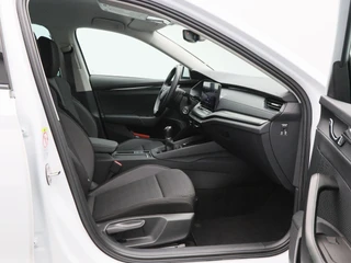 Škoda Octavia Combi 1.0 TSi 110 Pk Business Edition | Stoelverwarming | Adaptive Cruise | Navigatie | CarPlay | 16 Inch | 70.153 Km !! / 37