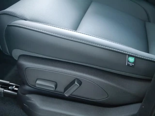 Leapmotor C10 Design 69.9 kWh | uit Voorraad leverbaar | Panoramadak | Elektrische achterklep | 20inch velgen | Camera voor en achter | Lederen bekleding / 21